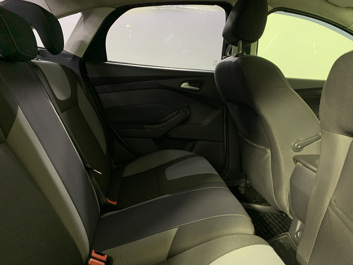FORD Focus 1.6, 2012 года, Механика, Серебристый