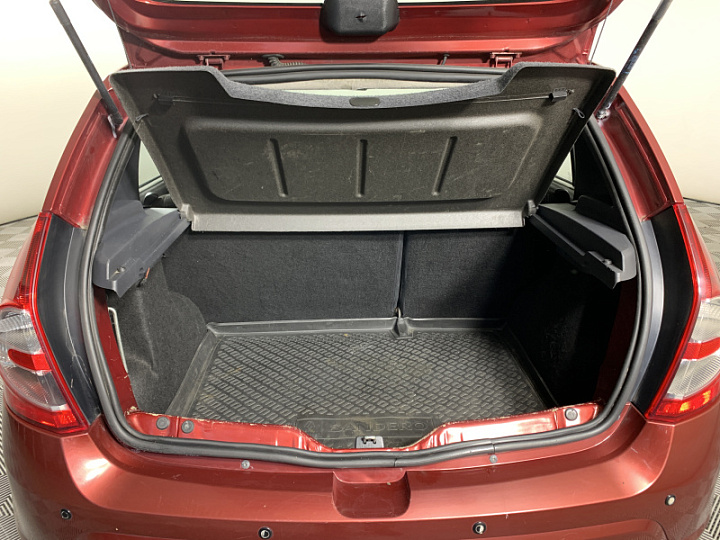 RENAULT Sandero 1.6, 2011 года, Автоматическая, КРАСНЫЙ