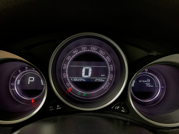 CITROEN C4 1.6, 2016 года, Автоматическая, БЕЛЫЙ