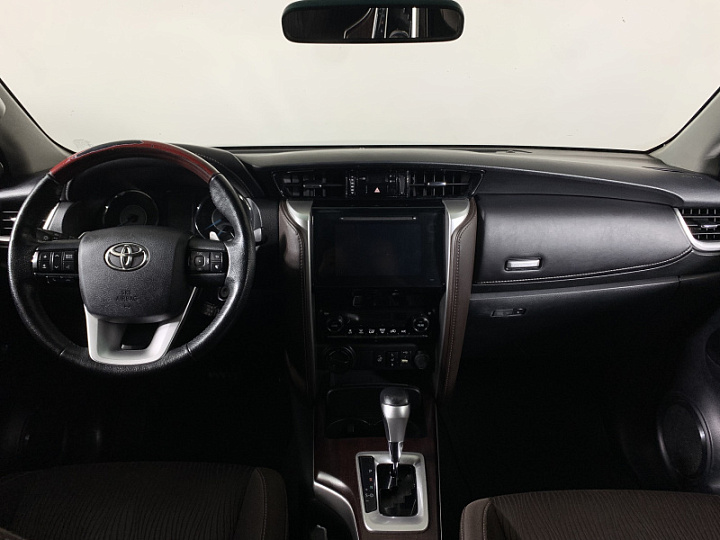 Toyota Fortuner 2.8, 2019 года, Автоматическая, Черный