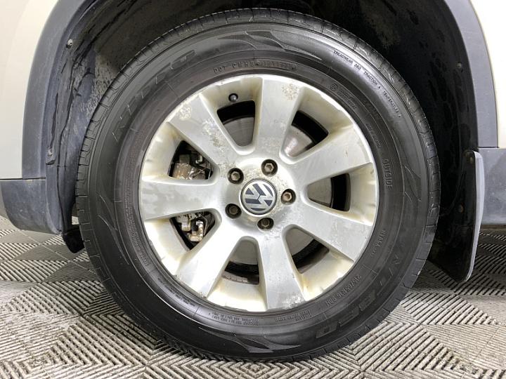 VOLKSWAGEN Tiguan 2, 2011 года, Автоматическая, Серебристо-желтый