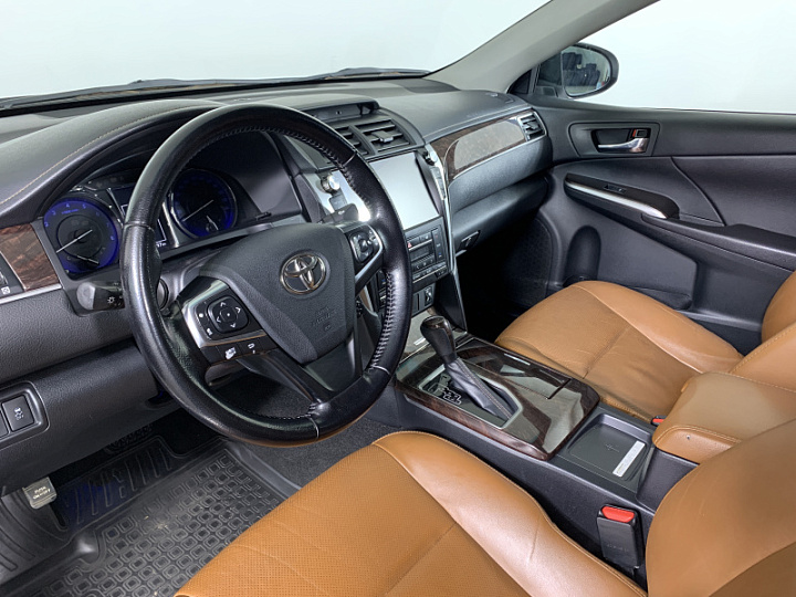 TOYOTA Camry 2.5, 2017 года, Автоматическая, БЕЛЫЙ