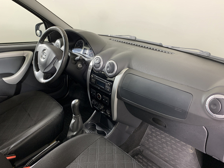 Lada Largus 1.6, 2018 года, Механика, Серебристый