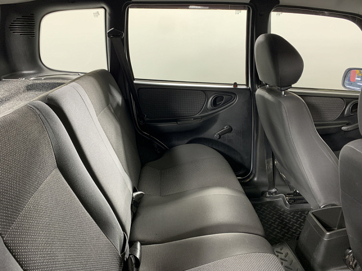 CHEVROLET Niva 1.6, 2011 года, Механика, Серебристый металлик