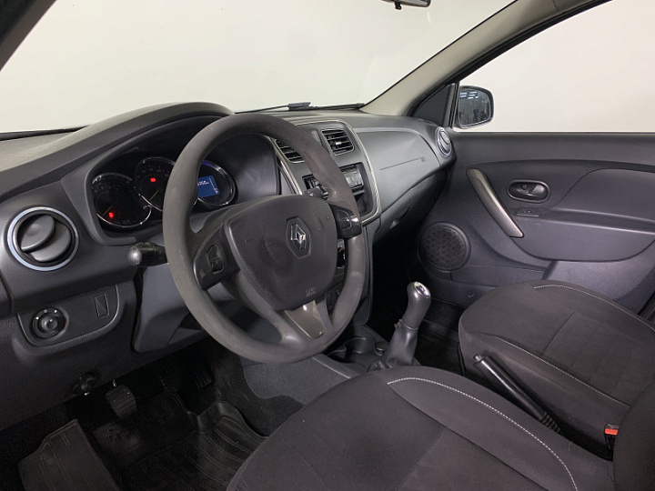 Renault Sandero 1.6, 2016 года, Механика, Бежевый