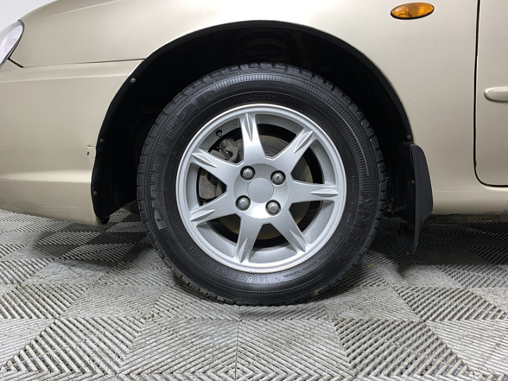 KIA Spectra 1.6, 2008 года, Механика, Золотистый