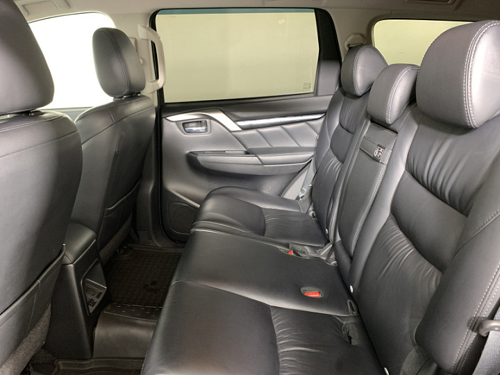 MITSUBISHI Pajero Sport 2.4, 2018 года, Автоматическая, СЕРЫЙ
