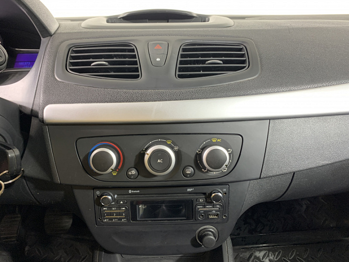 RENAULT Fluence 1.6, 2013 года, Механика, ЧЕРНЫЙ
