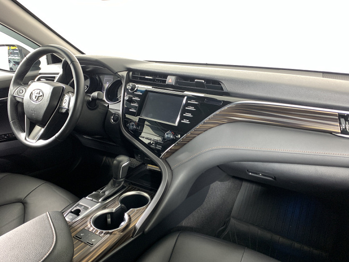 TOYOTA Camry 2.5, 2019 года, Автоматическая, БЕЛЫЙ