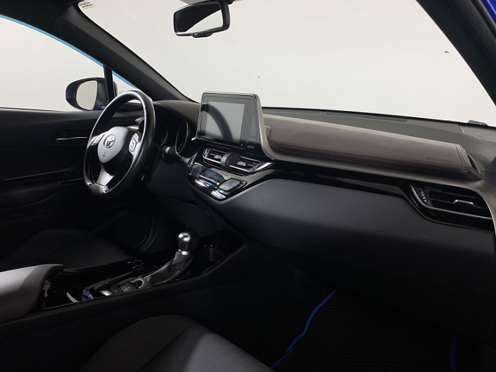 Toyota C-HR 1.197, 2019 года, Автоматическая, Синий