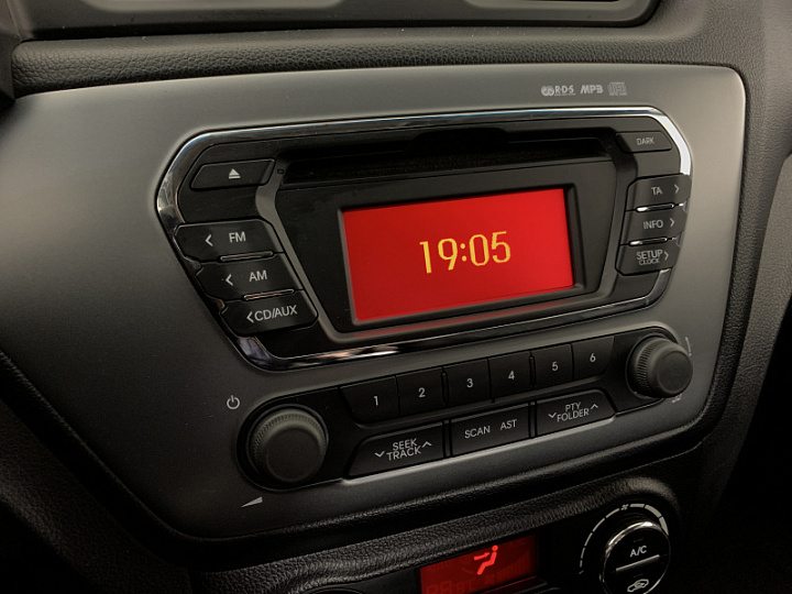 KIA Rio 1.6, 2014 года, Механика, БЕЛЫЙ