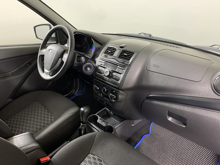 Lada Granta 1.6, 2023 года, Механика, БЕЛЫЙ