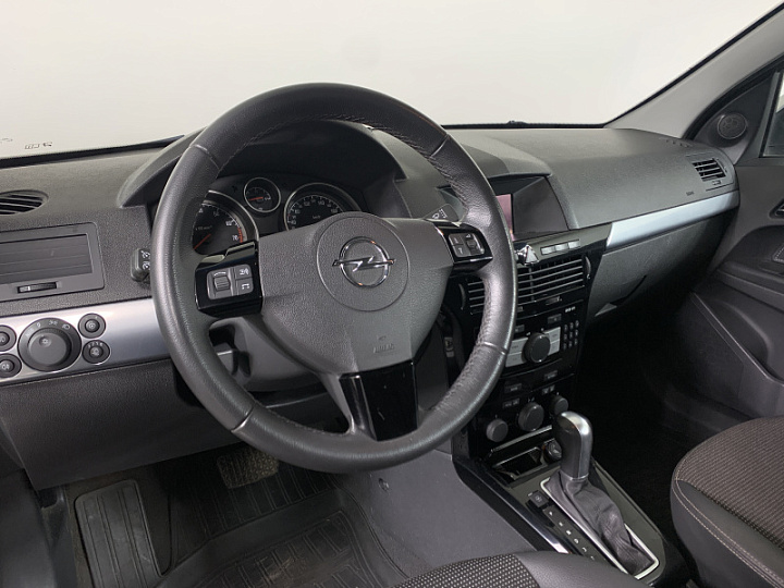 OPEL Astra 1.8, 2012 года, Автоматическая, Серебристый