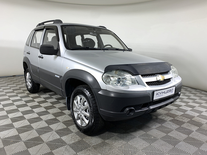 CHEVROLET Niva 1.6, 2011 года, Механика, Серебристый металлик