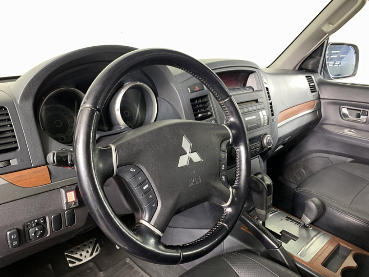 MITSUBISHI Pajero 3.8, 2007 года, Автоматическая, Серебристый