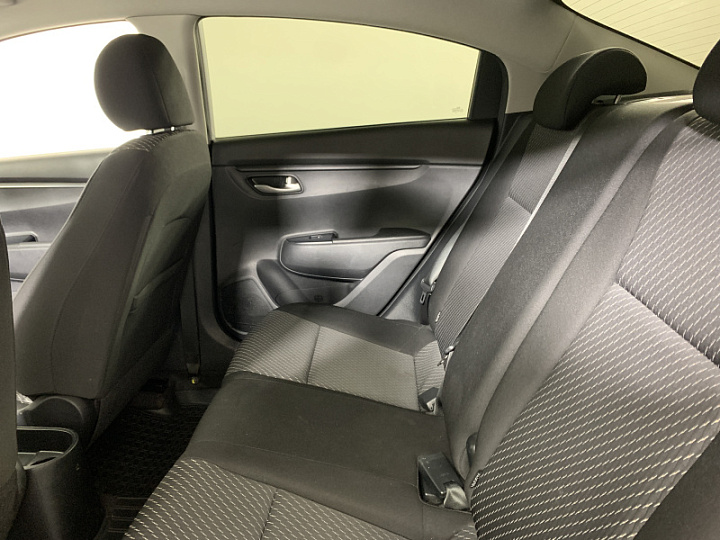 KIA Rio 1.6, 2018 года, Автоматическая, Серебристый