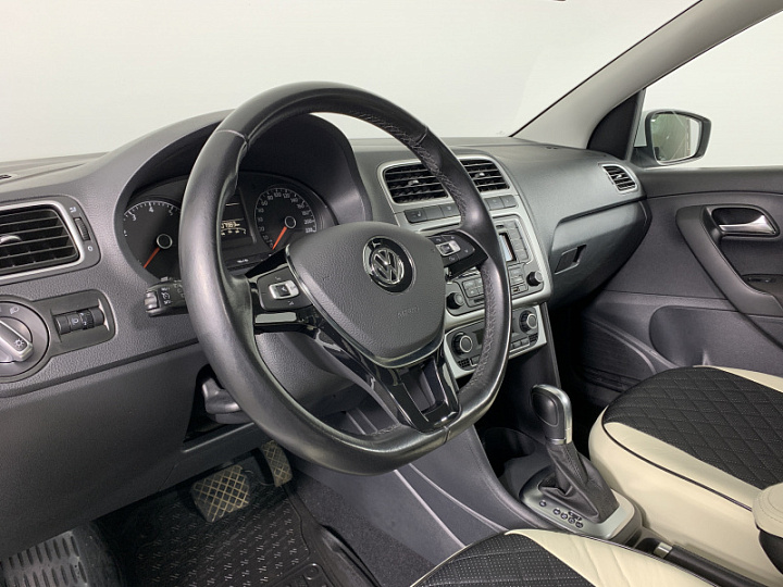 VOLKSWAGEN Polo 1.6, 2015 года, Автоматическая, Белый (темно-серый)