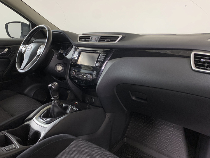 Nissan Qashqai 2, 2015 года, Механика, Серебристый