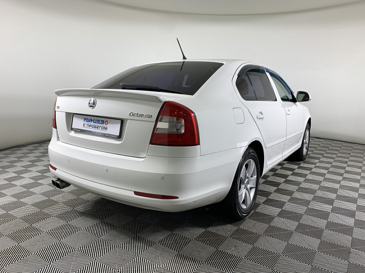 SKODA Octavia 2, 2012 года, Автоматическая, БЕЛЫЙ