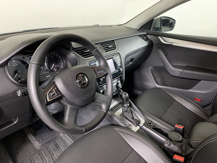 SKODA Octavia 1.8, 2013 года, Робот, БЕЖЕВЫЙ