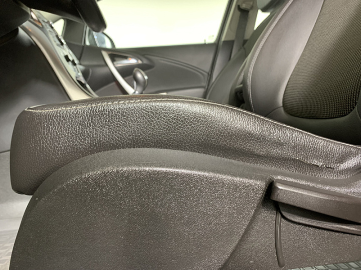 OPEL Astra 1.6, 2011 года, Механика, ТЕМНО-СЕРЫЙ