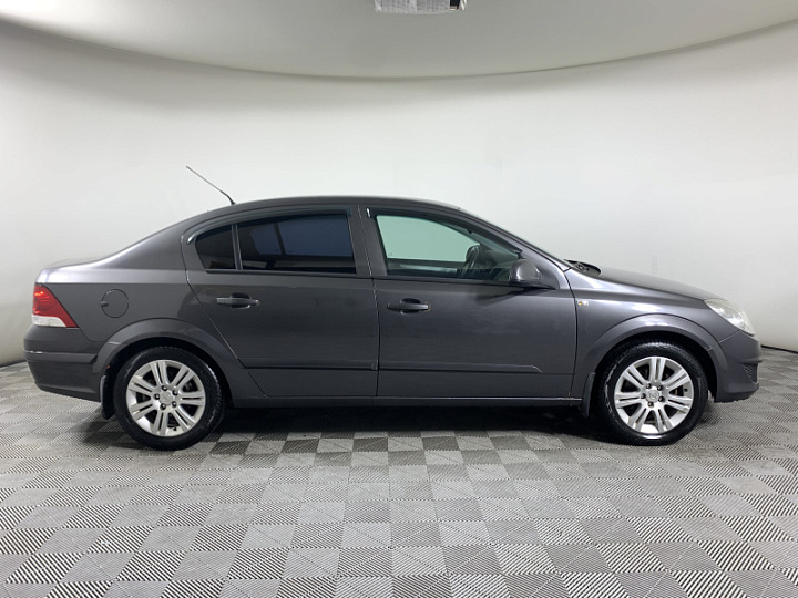 Opel Astra 1.8, 2009 года, Механика, Темно-серый