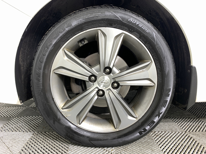 HYUNDAI Solaris 1.6, 2018 года, Автоматическая, БЕЛЫЙ