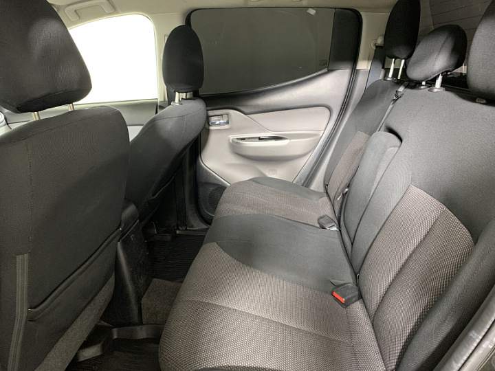 MITSUBISHI L200 2.4, 2018 года, Автоматическая, ЧЕРНЫЙ