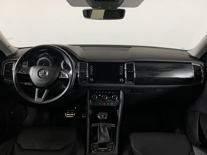 SKODA Kodiaq 2, 2018 года, Робот, ЧЕРНЫЙ