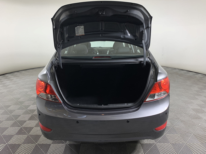 Hyundai Solaris 1.4, 2013 года, Автоматическая, Серый