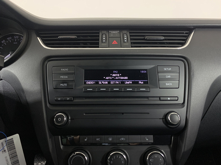SKODA Octavia 1.2, 2014 года, Механика, БЕЛЫЙ