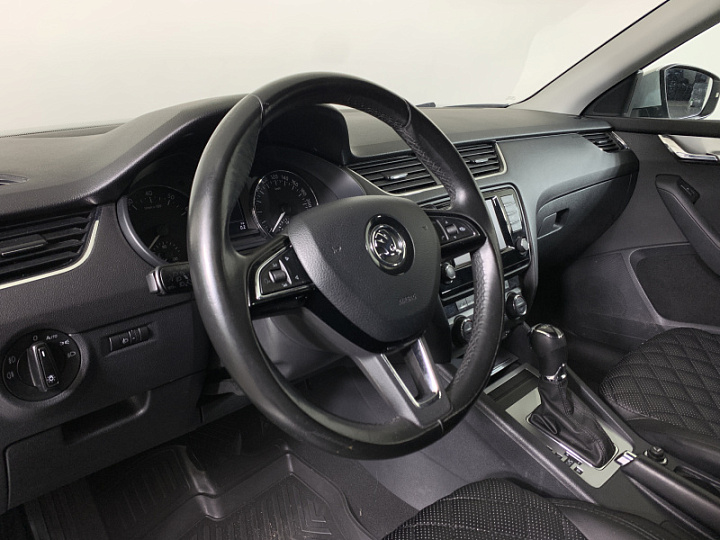 SKODA Octavia 1.4, 2016 года, Робот, Серебристый