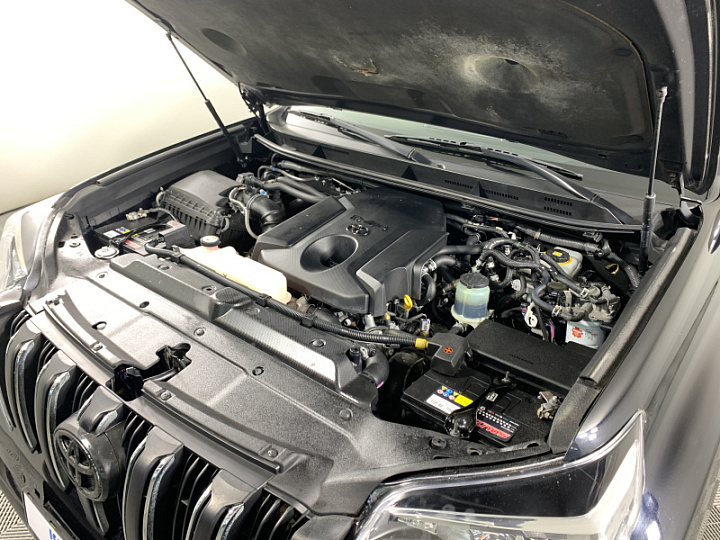 TOYOTA Land Cruiser Prado 2.8, 2017 года, Автоматическая, ЧЕРНЫЙ