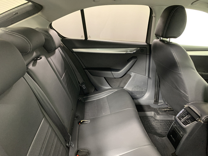 SKODA Octavia 1.8, 2013 года, Робот, БЕЖЕВЫЙ