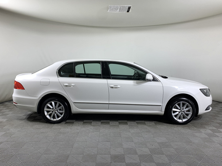 Skoda Superb 1.8, 2015 года, Автоматическая, Белый