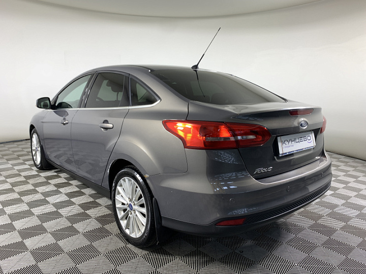 FORD Focus 1.6, 2015 года, Робот, Серо-коричневый