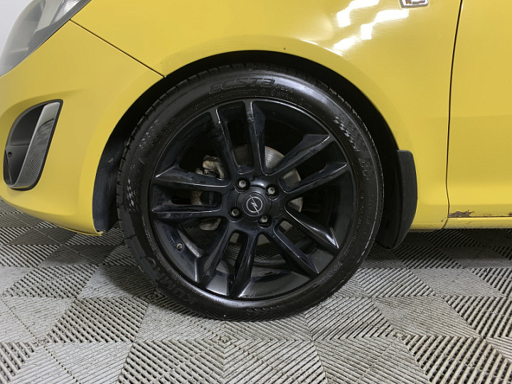 Opel Corsa 1.4, 2013 года, Автоматическая, желтый