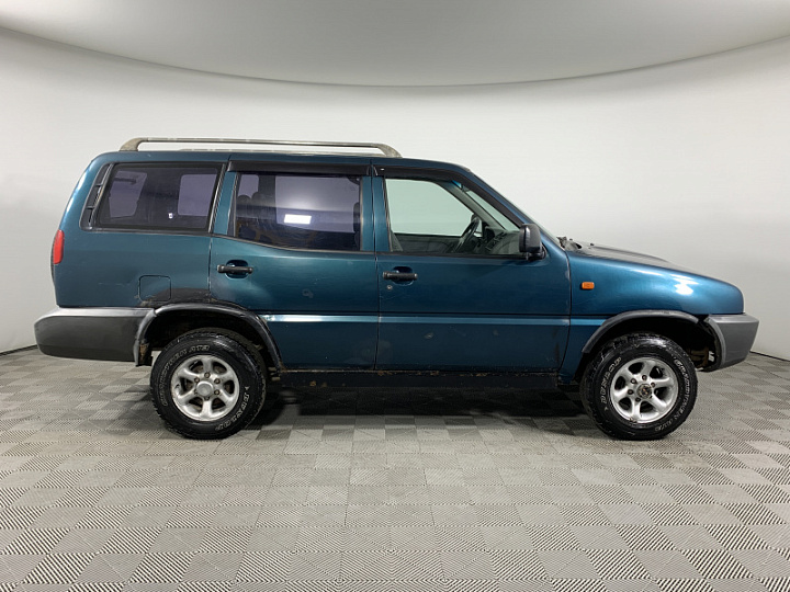 NISSAN Terrano 2.4, 1995 года, Механика, ЗЕЛЕНЫЙ