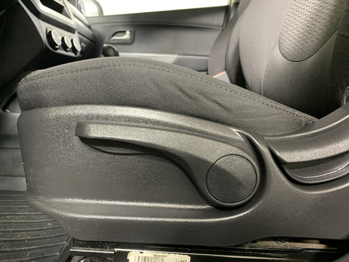 KIA Rio 1.4, 2015 года, Механика, ТЕМНО-СЕРЫЙ