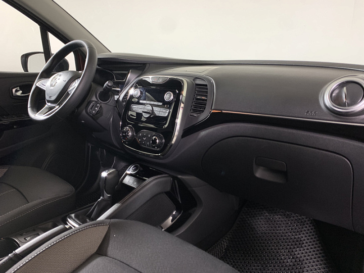 Renault Kaptur 1.6, 2020 года, Вариатор, Красный