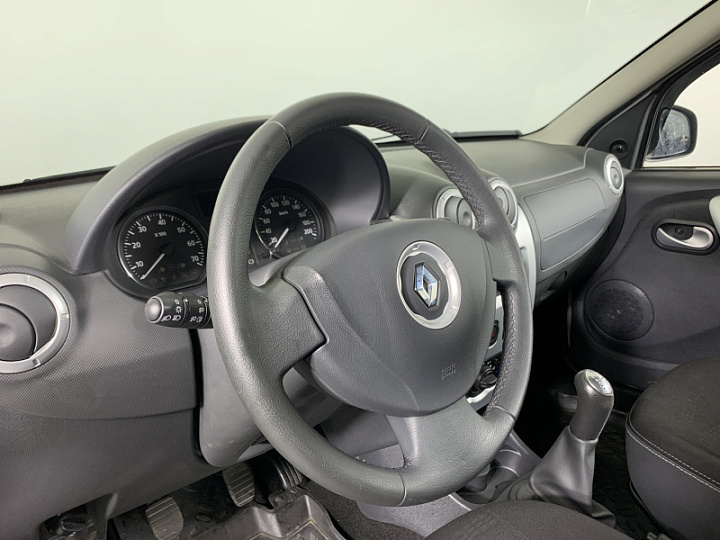 RENAULT Sandero Stepway 1.6, 2013 года, Механика, Серебристо-желтый