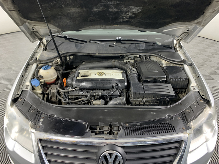 VOLKSWAGEN Passat 1.8, 2008 года, Механика, Серебристый
