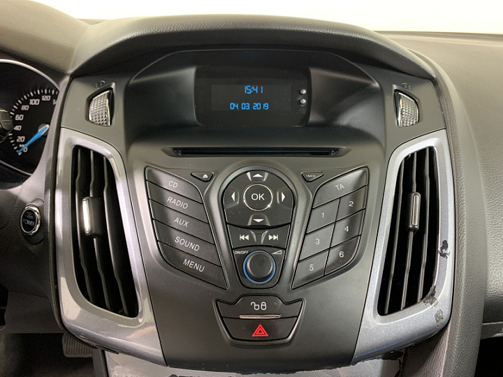 Ford Focus 2, 2013 года, Робот, Светло серый