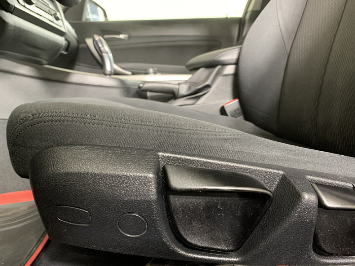 BMW 1 серии 1.6, 2012 года, Автоматическая, ЧЕРНЫЙ