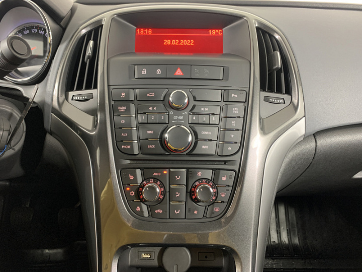 OPEL Astra 1.6, 2012 года, Механика, БЕЛЫЙ