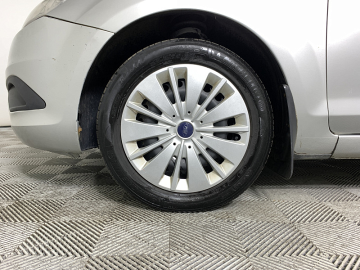 FORD Focus 1.6, 2009 года, Механика, Серебристый