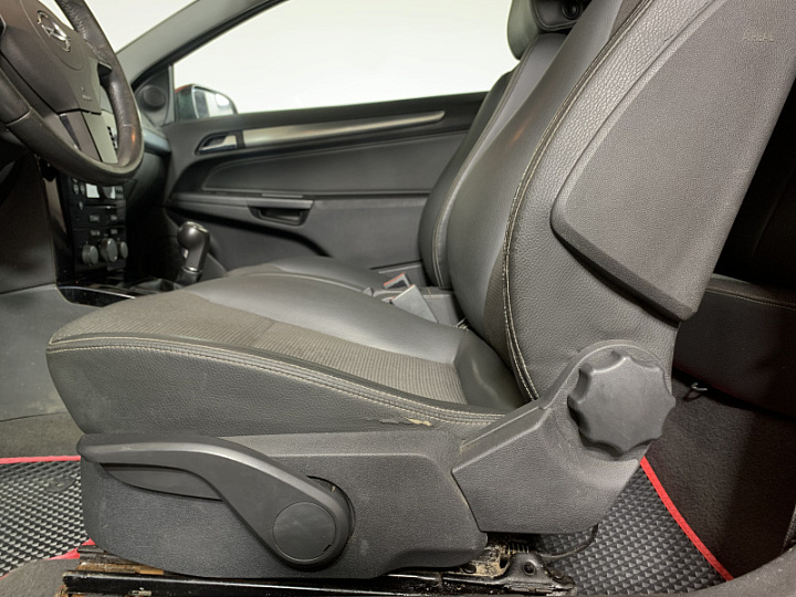 OPEL Astra 1.8, 2008 года, Механика, КРАСНЫЙ