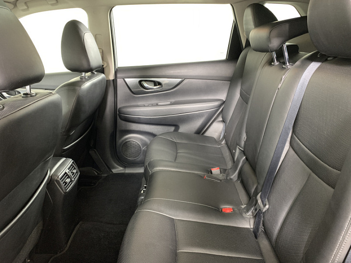 NISSAN X-Trail 2.5, 2016 года, Вариатор, БЕЛЫЙ