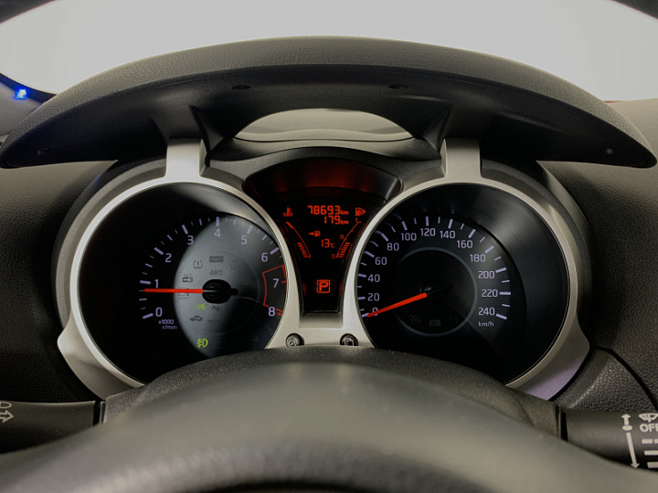 NISSAN Juke 1.6, 2015 года, Вариатор, КРАСНЫЙ