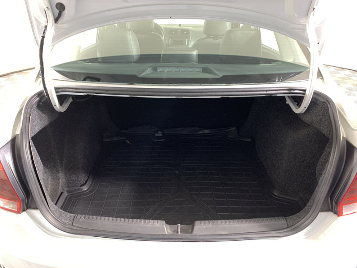 VOLKSWAGEN Polo 1.6, 2019 года, Автоматическая, БЕЛЫЙ